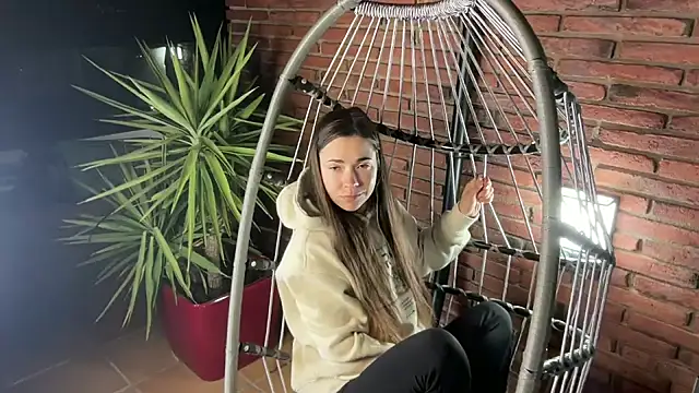 Mika Miller online show from March 13, 2026, 6:57 pm