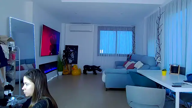 Mika Miller online show from November 5, 2025, 4:10 pm