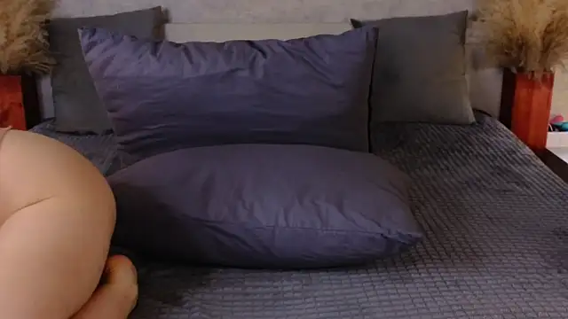 AlexaLenee online show from April 20, 2026, 5:43 am