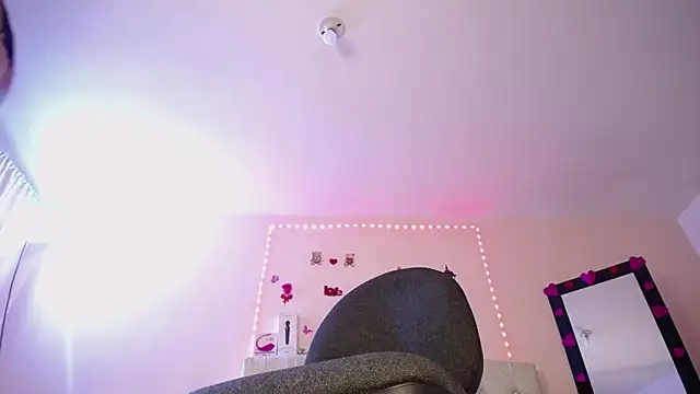 Snapshot of Victoria_Red01 chatting on February 4, 2025, 5:12 pm Victoria Red01 online show from February 4, 2025, 5:12 pm