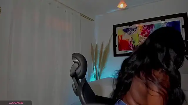 Snapshot of Scarlett_811 chatting on October 8, 2025, 10:21 pm Scarlett 811 online show from October 8, 2025, 10:21 pm