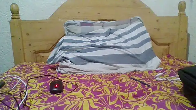 demo2004 online show from November 4, 2025, 12:42 pm