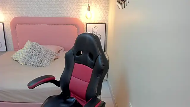 Snapshot of Kittytimberlake chatting on November 26, 2025, 12:27 pm Kittytimberlake online show from November 26, 2025, 12:27 pm