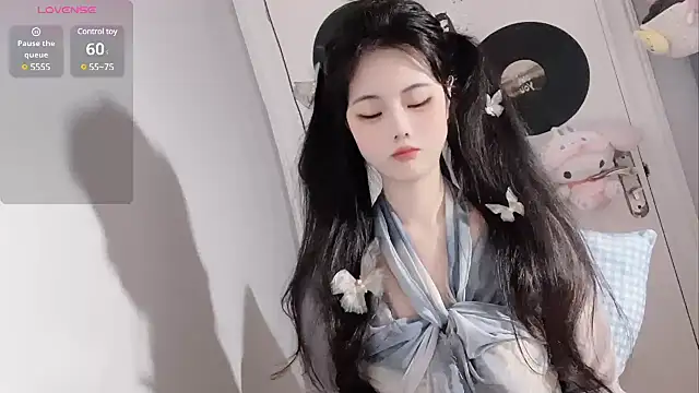 Qedgjwyz1 online show from March 19, 2025, 12:45 pm