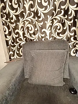 REVA DARLING online show from November 13, 2025, 6:39 am