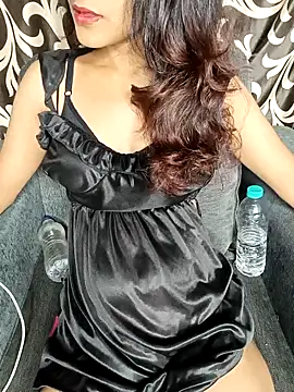 REVA DARLING online show from September 24, 2025, 1:17 pm