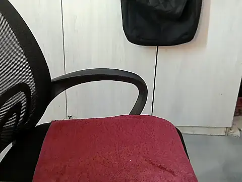 Destiny Desire online show from December 4, 2025, 10:42 pm