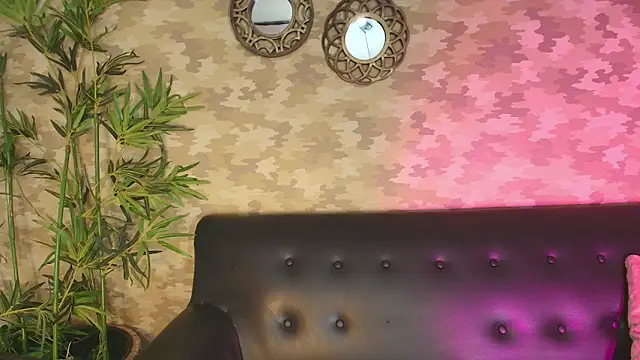 cherry chel online show from September 29, 2025, 8:25 pm