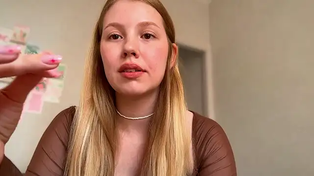 HoneyAudrey online show from June 15, 2026, 2:45 am