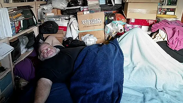 hadeszeuss2 online show from January 18, 2026, 3:04 pm