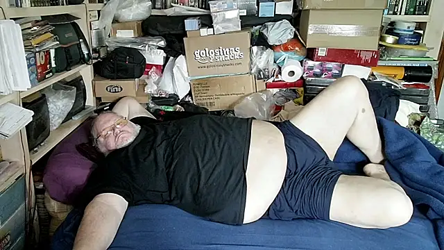 hadeszeuss2 online show from April 11, 2026, 1:48 pm