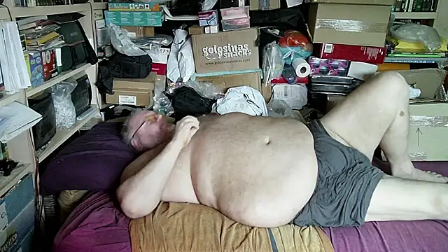 hadeszeuss2 online show from October 26, 2025, 2:39 pm