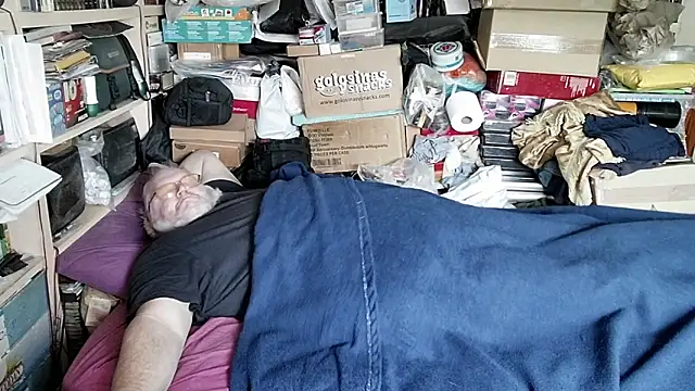 hadeszeuss2 online show from December 4, 2025, 2:27 pm