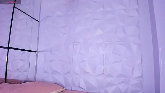 Snapshot of _LittleLia chatting on February 18, 2026, 6:48 pm LittleLia online show from February 18, 2026, 6:48 pm