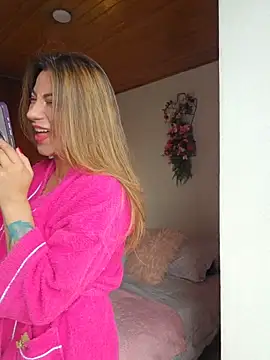 Karen San Miguel online show from April 13, 2026, 7:29 pm