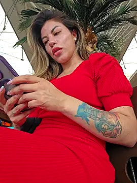 Karen San Miguel online show from November 26, 2025, 8:31 pm