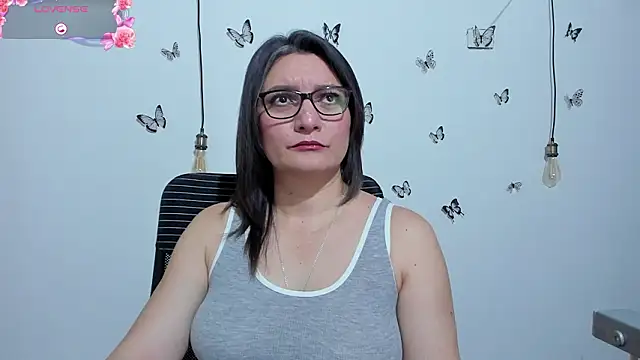 Amie Adams82  online show from January 15, 2026, 1:58 pm