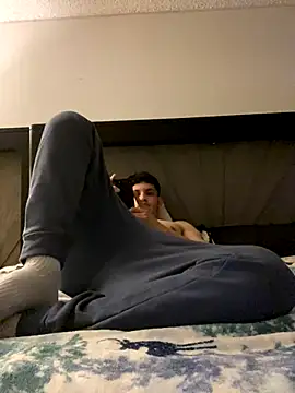 Snapshot of Esauhot chatting on December 3, 2024, 4:20 am Esauhot online show from December 3, 2024, 4:20 am