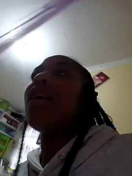 Snapshot of pretty-eyes23 chatting on February 6, 2025, 5:35 am pretty-eyes23 online show from February 6, 2025, 5:35 am