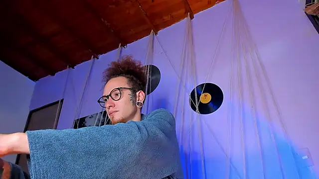 MrShaggy online show from February 3, 2025, 12:57 pm