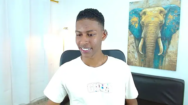 maiki18  online show from November 11, 2025, 8:58 pm