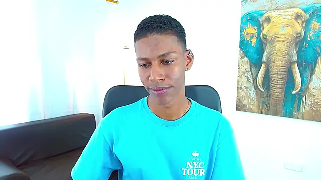 maiki18  online show from November 26, 2025, 8:31 pm