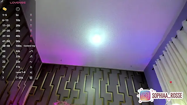 Snapshot of Deni_rose chatting on February 18, 2026, 8:05 pm Deni rose online show from February 18, 2026, 8:05 pm