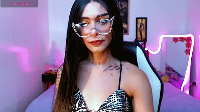 AdharaaMoon online show from December 3, 2025, 7:24 pm