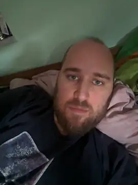 aronion123 online show from October 17, 2025, 1:02 pm