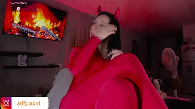 danna v online show from November 30, 2025, 5:30 am