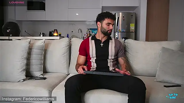 Derek w online show from December 21, 2025, 1:08 am