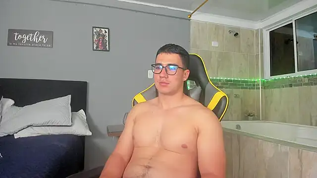 owengray2n online show from February 11, 2025, 5:47 am