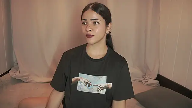 Snapshot of Feetgirl01 chatting on October 11, 2025, 5:25 pm Feetgirl01 online show from October 11, 2025, 5:25 pm