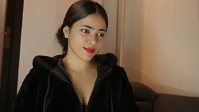 Snapshot of Feetgirl01 chatting on February 15, 2025, 6:33 pm Feetgirl01 online show from February 15, 2025, 6:33 pm