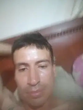 Snapshot of Vergon2cm chatting on November 3, 2025, 11:47 am Vergon2cm online show from November 3, 2025, 11:47 am