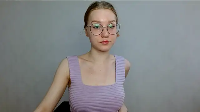 Snapshot of cindi_hot chatting on March 7, 2025, 8:34 am cindi hot online show from March 7, 2025, 8:34 am