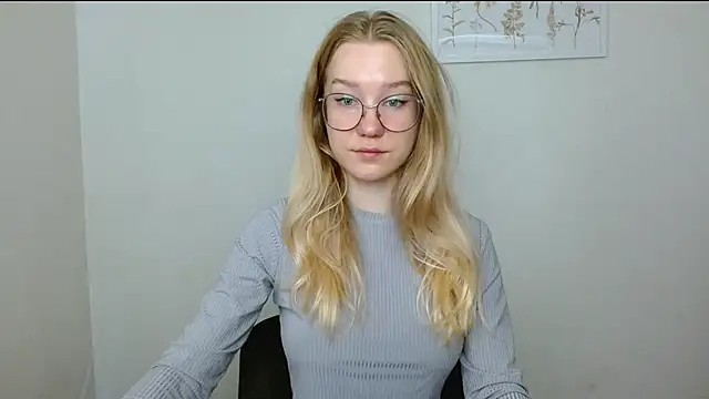 Snapshot of cindi_hot chatting on September 25, 2025, 10:32 am cindi hot online show from September 25, 2025, 10:32 am