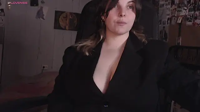 Saya sweet online show from July 12, 2026, 9:37 pm