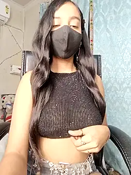 Snapshot of Parinaaz18 chatting on December 4, 2025, 1:48 am Parinaaz18 online show from December 4, 2025, 1:48 am