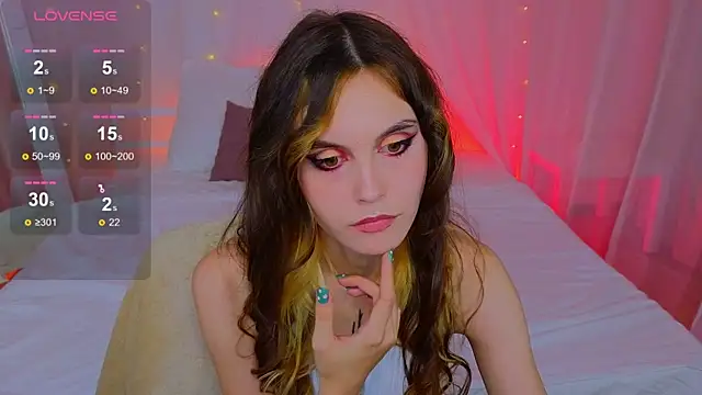 SusieMorris online show from September 26, 2025, 10:44 am