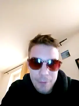 Snapshot of KidoXVII chatting on February 9, 2025, 2:07 pm KidoXVII online show from February 9, 2025, 2:07 pm