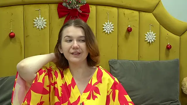 Snapshot of LessySmith chatting on December 19, 2025, 4:09 pm LessySmith online show from December 19, 2025, 4:09 pm