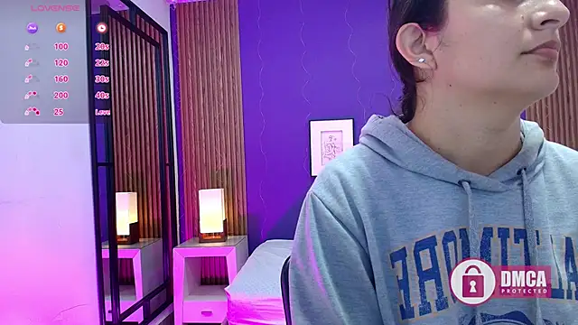 Snapshot of alina_martinelli chatting on September 24, 2025, 12:22 pm alina martinelli online show from September 24, 2025, 12:22 pm