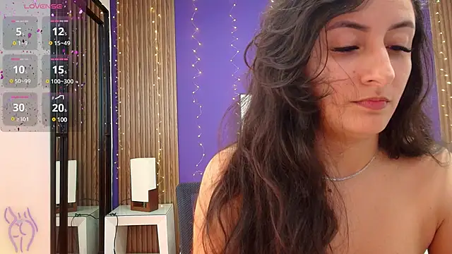 Snapshot of alina_martinelli chatting on March 18, 2025, 4:28 pm alina martinelli online show from March 18, 2025, 4:28 pm