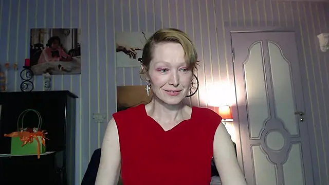 Marquise555 online show from April 17, 2026, 3:48 pm