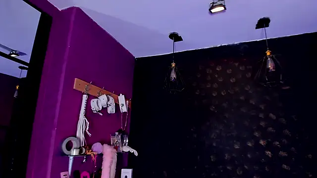 Alexa Slave online show from November 7, 2025, 9:30 pm