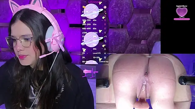 Snapshot of Trianna__ chatting on November 29, 2025, 1:55 pm Trianna online show from November 29, 2025, 1:55 pm