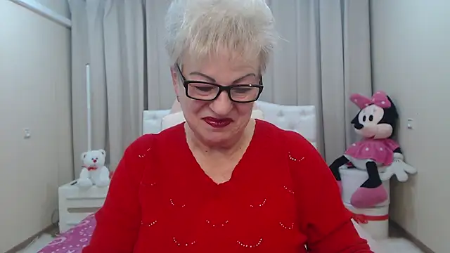 KayleSmoll online show from February 17, 2026, 7:55 pm