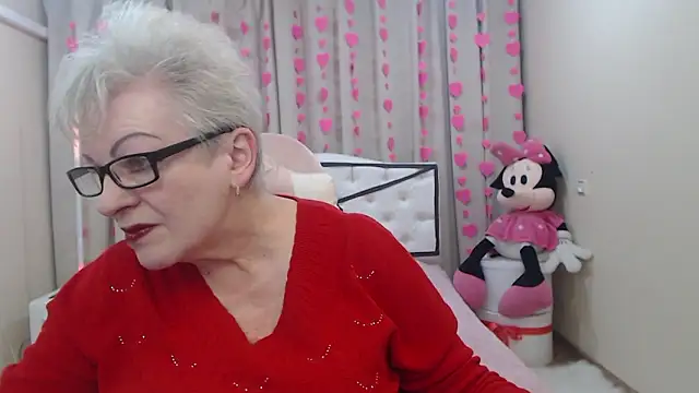 KayleSmoll online show from February 10, 2026, 7:57 pm