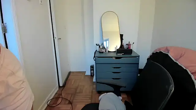 Snapshot of cinnamon_rosa chatting on March 12, 2025, 10:17 pm cinnamon rosa online show from March 12, 2025, 10:17 pm